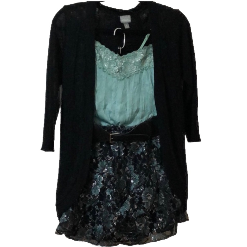 Vanity Lace Mini skirt size small